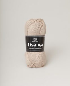 Lisa 8/4 Sandbeige - 22  Garntorget är 100% kammat bomulls garn. Det är ett helt nytt garn som har många användnings områden. Ett underbart garn att sticka sköna plagg utav och är lätt och luftigt och skön mot huden. Barn, Dam, Herr, Baby Fint att virka grytlappar och små plagg av.