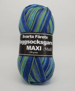 Maxi Multi Blå/Grön - 07 Svarta Fåret SVF Raggsock. Raggsocksgarn är ett härligt raggsocksgarn från Svarta Fåret. Garnet är mjukt och snabbstickat och består av 70% ull och 30% Polyamid. Perfekt till Babyfilt, Pippitröja,  RaggSockar, Mössa, Vantar. Sockor Tröjor Benvärmare m.m. Ett nystan 150 gr.