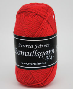 Bomullsgarn 8/4 Bomullsgar 8/4 Färg, Röd 345. Är ett mjukt kammat bomullsgarn som finns i många färger , passar lika bra att sticka med som att virka.Kvalitet: 100% Bomull Storlek på nystan: 50 gram= 160m Rekommenderade stickor: 3 mmMasktäthet: 28m. Maskintvätt 40° skontvätt. Garnalternativ Baby Merino, Soft Lama Fine, Lisa 8/4.