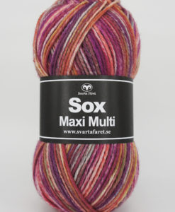 Sox Maxi Multi 70% ull 30% polyamid Garntorget Svarta Fåret Ett riktigt gott nytt härligt sockgarn. Som väl lämpar sig även till andra plagg Garn för raggsockor. Mönster följer med på insidan av banderollen. 70% Ull 30% PolyamidStickor 5,5 Masktäthet 16 mStorlek på nystan 150 gram = 240m Tvättråd Maskintvätt 40°