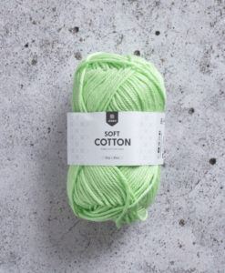 Soft Cotton Pistachio - 8875. Mjukt och fint garn av 100 % bomull. Sticka, virka och pyssla. Soft Cotton är granat som funkar till det mesta. Gjort av 100% bomull och i massa av olika vackra färger erbjuder granat något för alla. Soft Cotton har länge varit ett av våra mest omtyckta garner, och vi kan förstå varför. Med mycket design och mönster att välja bland hoppas vi att du också har en framtida favorit.