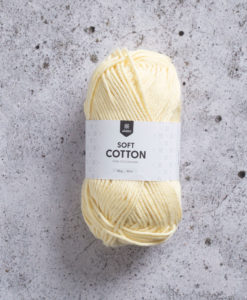 Soft Cotton Pastel Yellow - 8888. Sticka, virka och pyssla. Soft Cotton är granat som funkar till det mesta. Gjort av 100% bomull och i massa av olika vackra färger erbjuder granat något för alla. Soft Cotton har länge varit ett av våra mest omtyckta garner, och vi kan förstå varför. Med mycket design och mönster att välja bland hoppas vi att du också har en framtida favorit.
